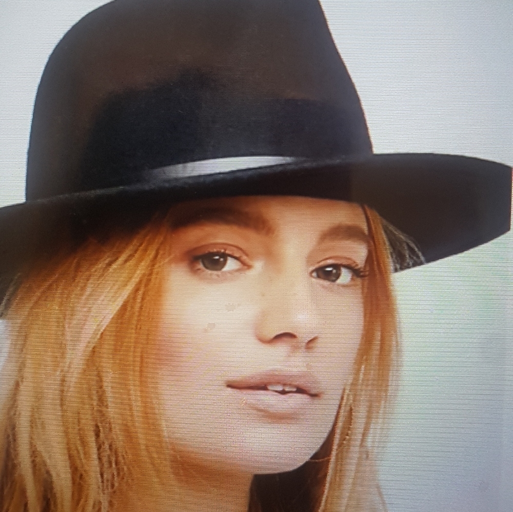 Pigalle Black Felt Hat.